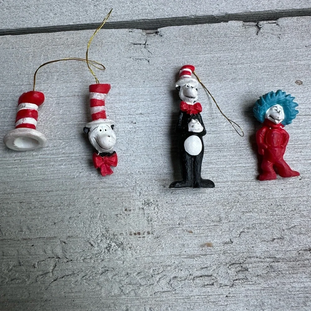 Lot Of Hat In The Cat Christmas Ornaments Miniature 229 Pieces‎